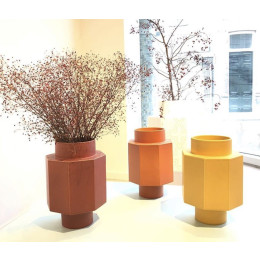 Design-Vase mit Loch Landsheer Keramik