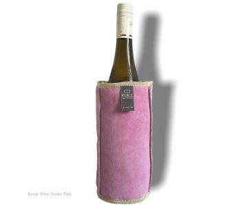 Kywie Wooler is een wijn koeler van schapenvacht in de kleur camel van het Dutch design merk Kywie