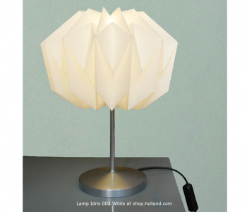 Idris 003 Wit Tafellamp van Daniëlle Origami vind je bij hollanddesignandgifts.com/nl/