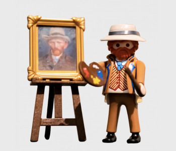 Bijzonder cadeau voor kids - Playmobil figuur Van Gogh bij hollanddesignandgifts.com/nl/