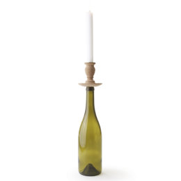 Cadeautip: Bottle Light kandelaar van lichtbruin kruk voor op een wijnfles