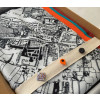 Stadssjaal Den Haag in cadeauverpakking met leuke pins