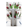 De tulpen vaas JvdV P1 opgestapeld met rode tulpen erin