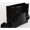 De basis van de Remo tas is van zwart dekzeil gemaakt met een groot binnenvak en een klein vakje voor je iPhone