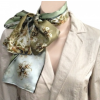 Limited edition zijde sjaals van Jheronimus Bosch in koele kleuren groen en beige